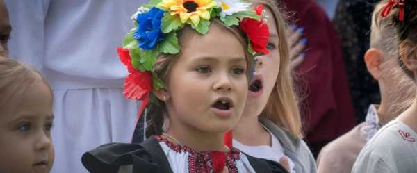 It’s joy mixed with sorrow as Ukrainian children go back to school in the midst of war