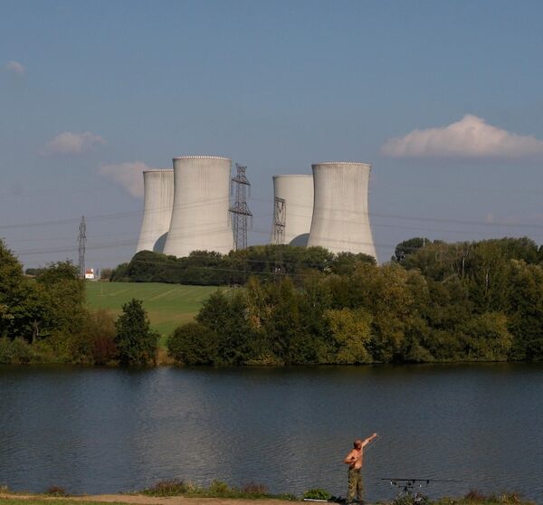 3 energy companies compete to build a new nuclear reactor in the Czech Republic