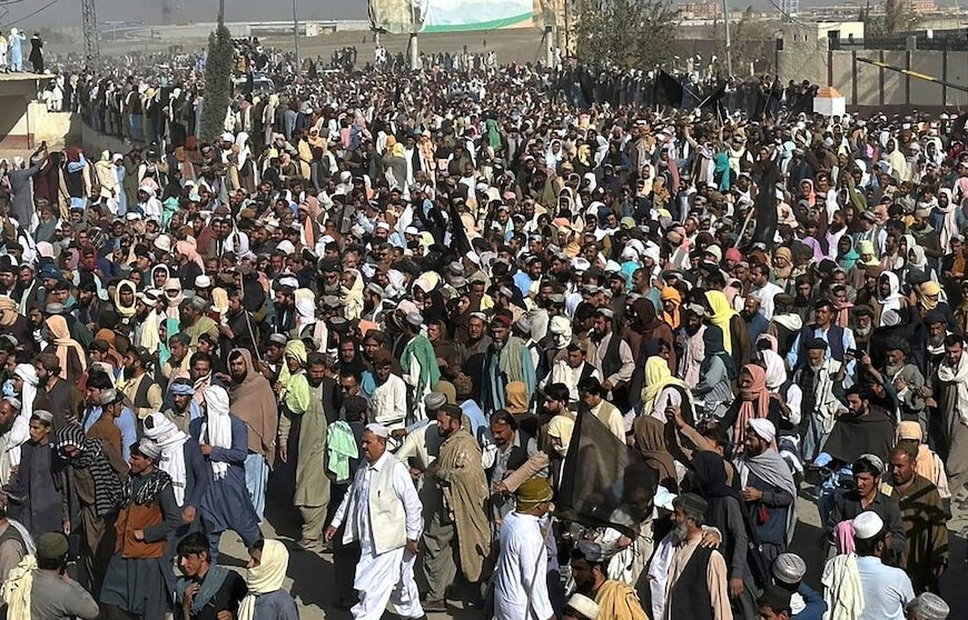 Sharp increase in Afghans leaving Pakistan due to illegal migrant crackdown, say UN agencies