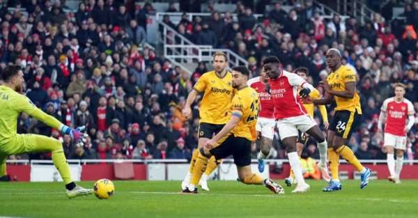 Bukayo Saka and Martin Odegaard fire Arsenal four points clear at PL summit
