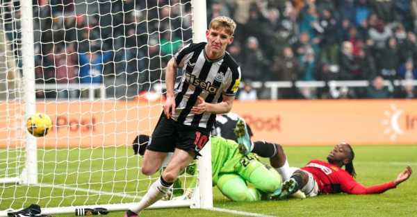 Anthony Gordon on target as Newcastle edge Premier League victory over Man Utd