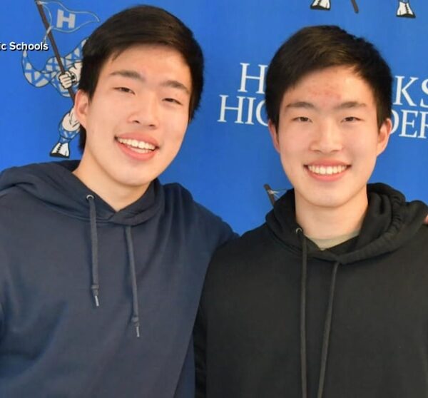 Video New York twin brothers get top honors in high school