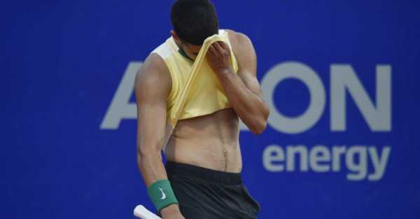 Carlos Alcaraz retires hurt in first round of Rio Open