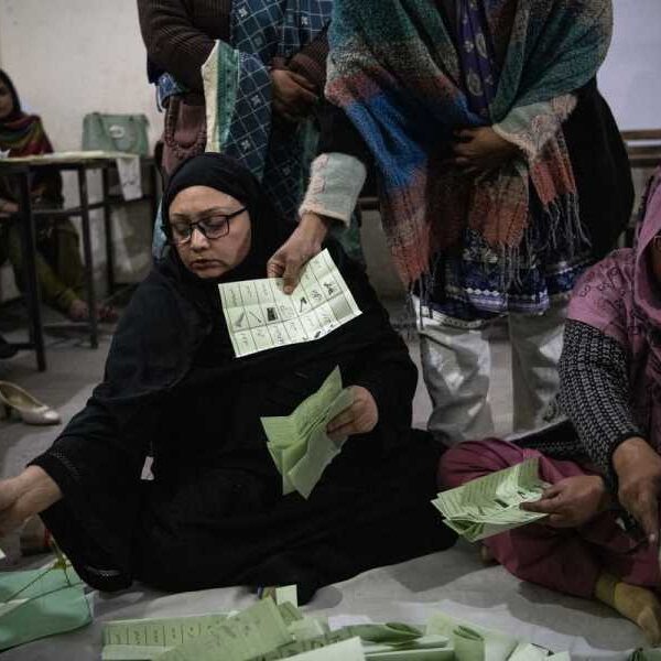 Pakistan’s election is both chaotic and predictable