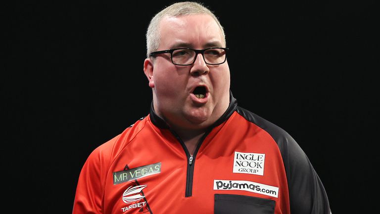 Cazoo Darts Masters: Stephen Bunting beats Michael van Gerwen to win first televised PDC title