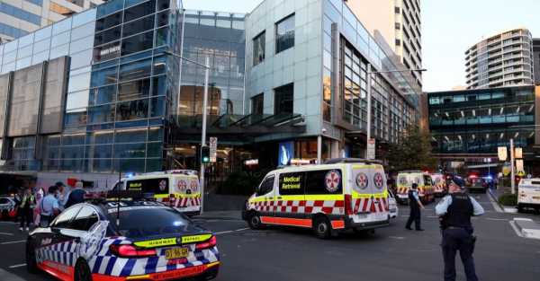 Sydney knife attacker shot dead after killing six people in Bondi