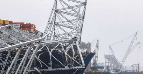 Engineers aim to have port open in four weeks after bridge collapse
