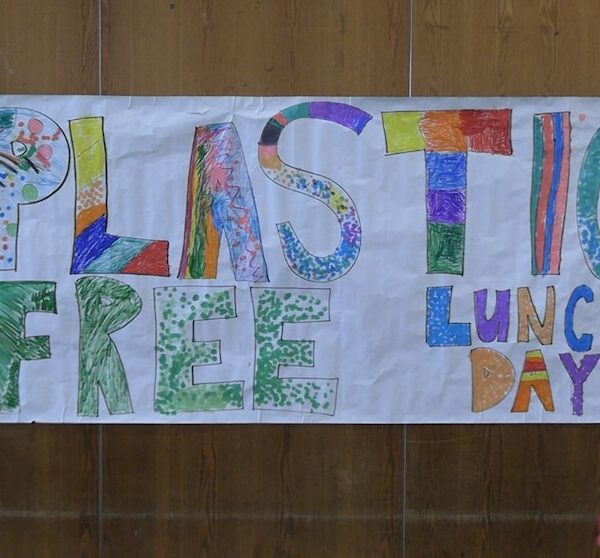 Video The Power of Us: Plastic-free school lunch