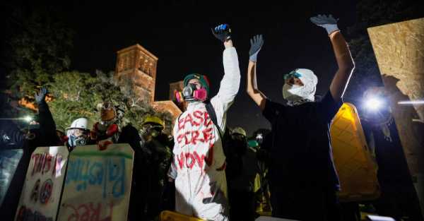 Pro-Palestinian protesters defy police orders to remain on US campus