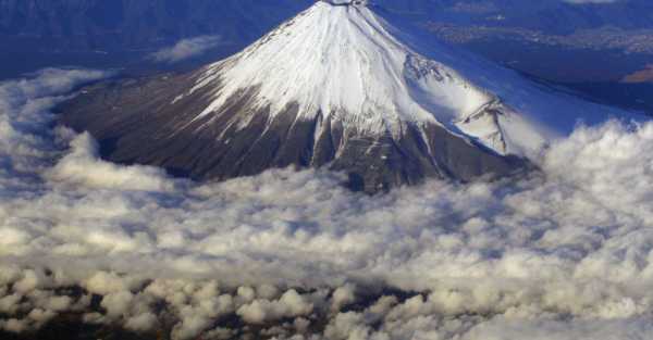 Japan imposes new rules to climb Mount Fuji to combat tourism and littering