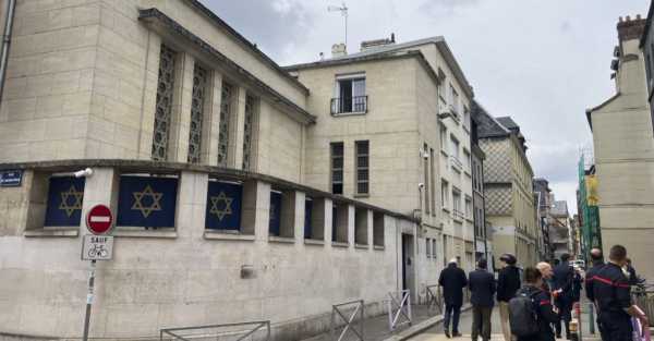 French police shoot dead armed man suspected of planning synagogue attack
