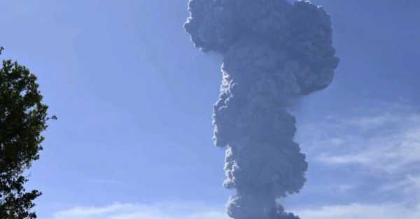 Indonesian volcano at highest alert level after series of eruptions