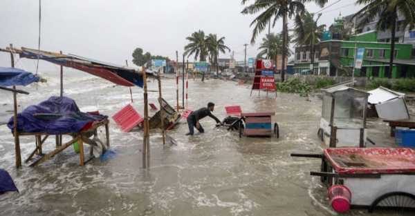 Bangladesh evacuates hundreds of thousands as a severe cyclone approaches