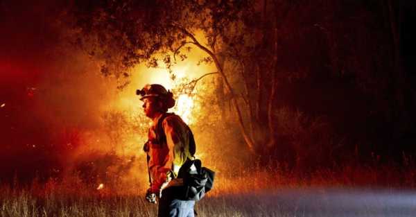 California firefighters gain ground against huge wildfires