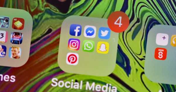 US Supreme Court keeps efforts to regulate social media platforms on hold