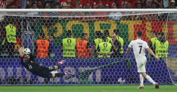 Portugal reach Euro quarter-finals after shootout win over Slovenia