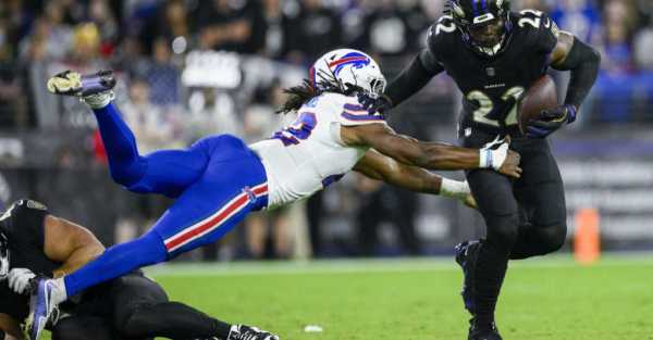 Derrick Henry powers Baltimore Ravens past the Buffalo Bills