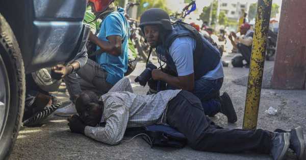 Haiti residents stand with police in battle to repel latest gang attack