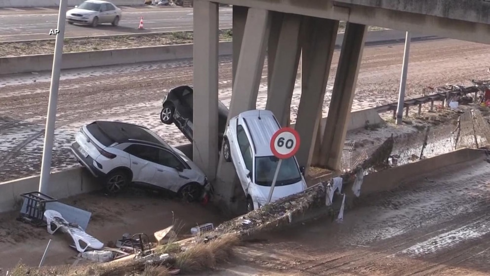 Video Flooding in Valencia, Spain, leaves dozens dead