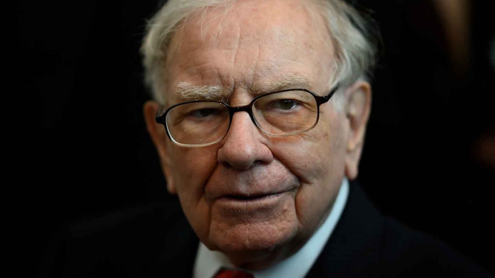 Video Warren Buffett to donate $1.1 billion of Berkshire stock to 4 family foundations