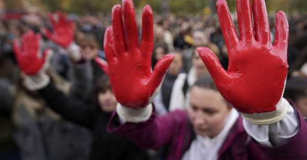 Protesters demand arrests over fatal station roof collapse in Serbia