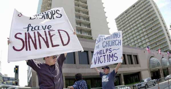 Survivors urge Vatican to globalise zero-tolerance abuse policy approved in US