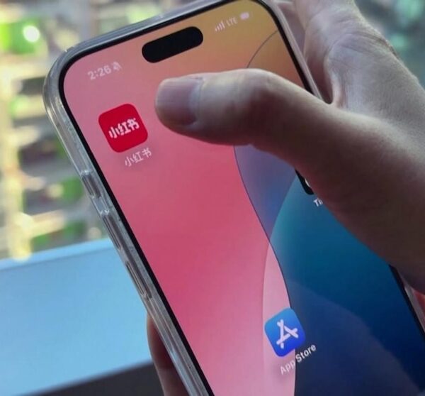 Video Americans flock to Chinese app ‘RedNote’ amid looming TikTok ban