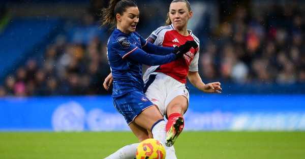 Reiten penalty gives Chelsea 1-0 win as Arsenal’s Katie McCabe sees red