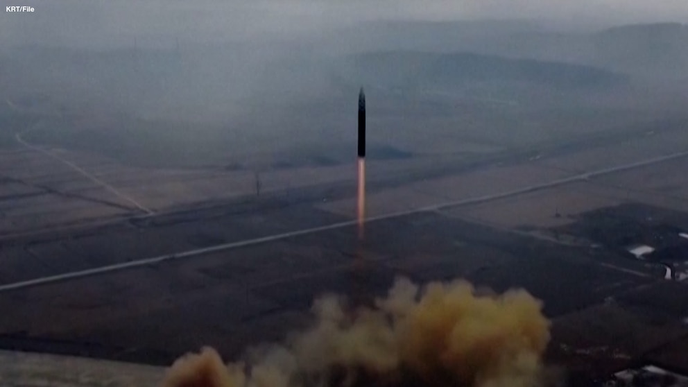 Video North Korea tests ballistic missile