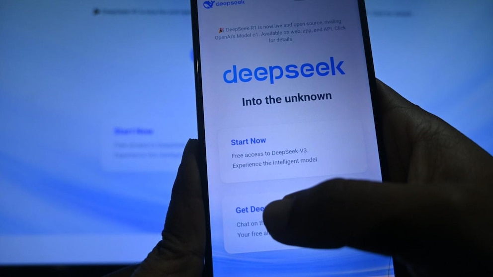 Video Cybersecurity expert discovers DeepSeek using ‘digital fingerprinting technology’