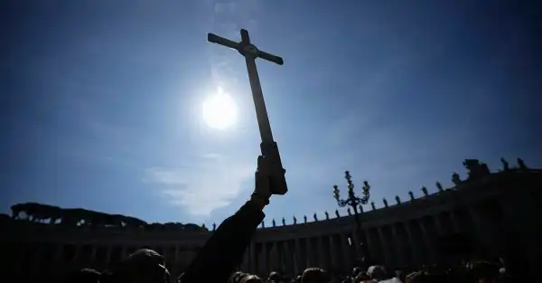 Pope to skip Angelus prayer on fifth Sunday