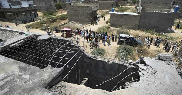 India and Pakistan trade accusations and recriminations amid fears of wider confrontation