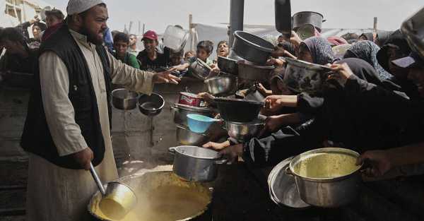 Leading aid agency closes food outlets across Gaza amid Israeli blockade