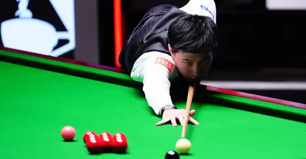 Zhao Xintong on brink of world title after win over Mark Williams