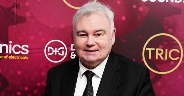 GB News' Eamonn Holmes left 'in pain' after falling off chair on air