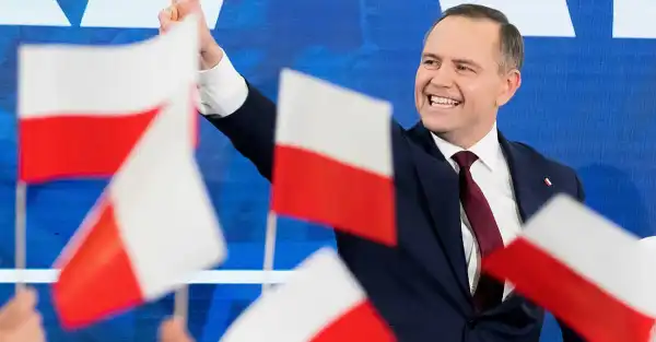 Right-wing populists full of hope after first round of Polish presidential elections