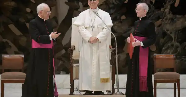 Pope Leo XIV expresses solidarity with jailed journalists