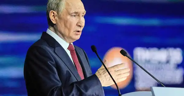 Putin Boasts Russia's Economy Despite Recession Fears