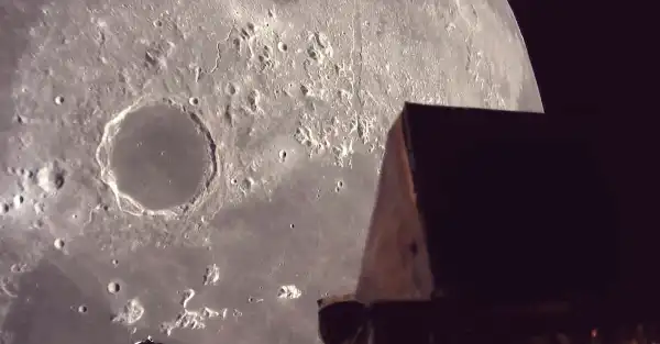 Private Japanese lunar module heads to land in the far north of the moon