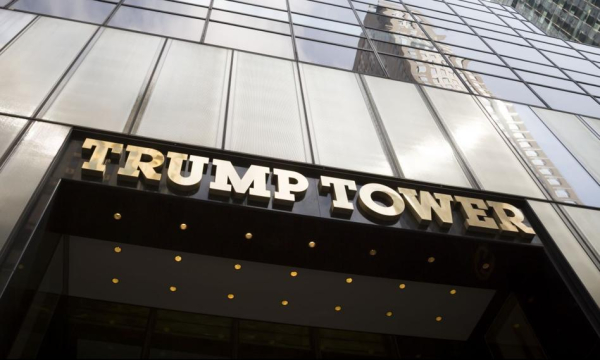 Gold Phones and a “Presidential” Cellular Network: Trump's Company Enters a New Market