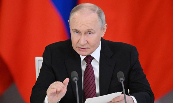 Putin takes advantage of the confusion. “All of Ukraine is ours”