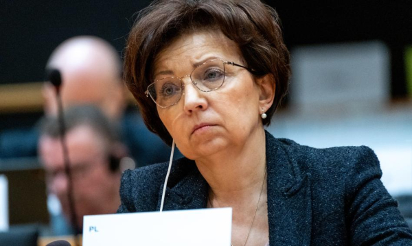 Work longer, I'll rest? Express retirement and a substantial severance package for Marlena Maląg