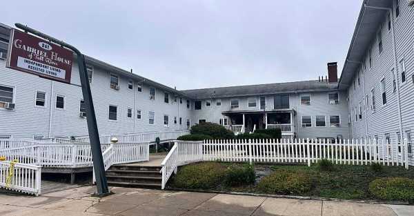 Nine killed in Massachusetts nursing home fire