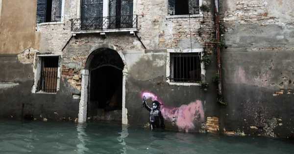 Banksy's 'Migrant Child' Removed from Venetian Palazzo for Restoration