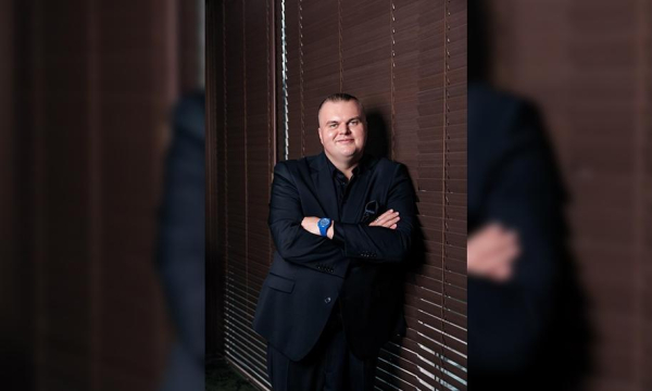 Business belongs to the brave. Damian Dupla talks about difficult decisions, risk, and success.