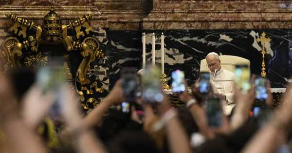 Rock star greets Pope as he poses for selfie at Catholic influencer festival