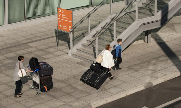 They've exchanged euros for zlotys. They're returning to Poland in droves.