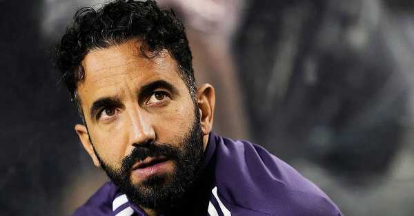 Manchester United are spending money on new strikers, increasing the pressure on Amorim.