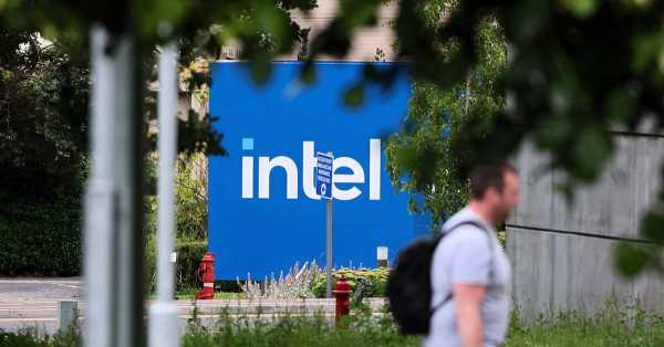 Trump Calls on Intel CEO to Resign
