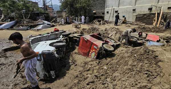 Pakistan expands rescue efforts after floods kill more than 200 in one area